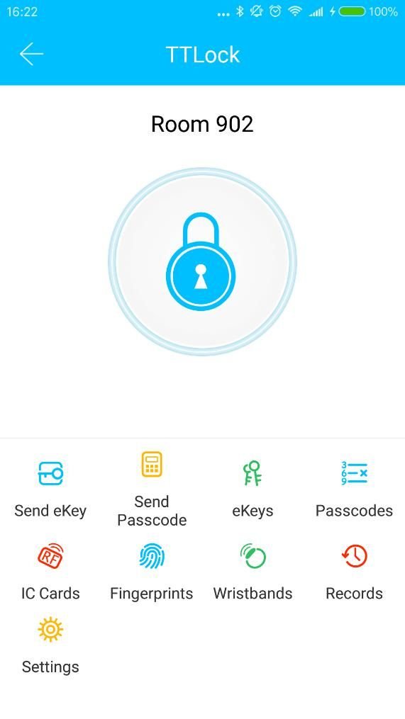 Ekran główny TTLock z zamkiem